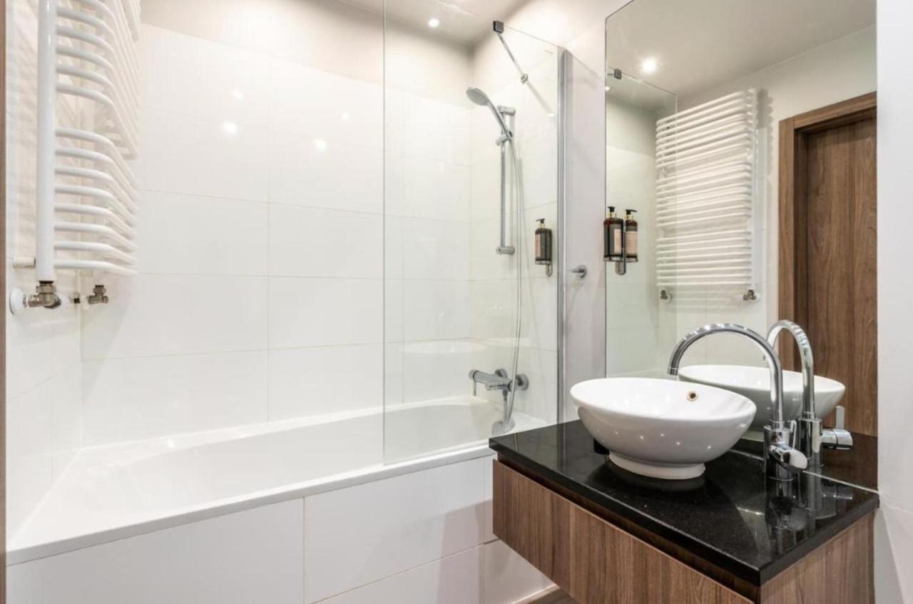 Golden Apartments Warsaw - Browary Warszawskie - Luxury & Cozy Apartments - Oxygen Residence- Wronia Extérieur photo